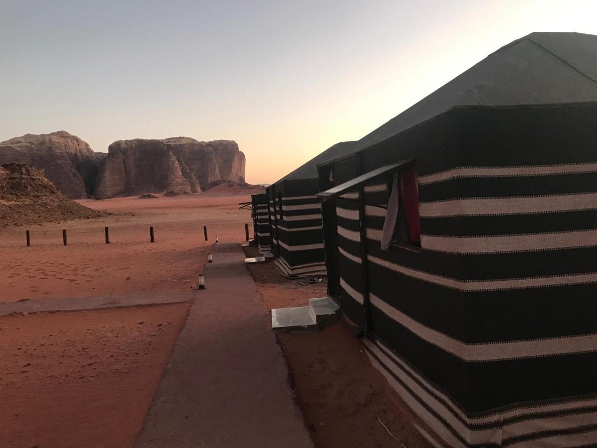 Black Irish Camp And Tours Hotel Wadi Rum Exterior photo