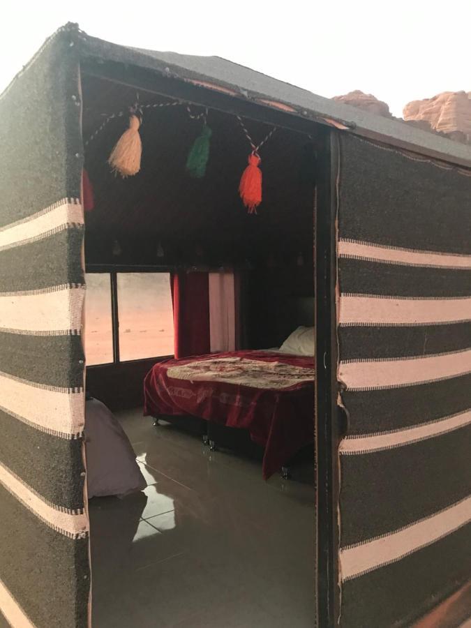 Black Irish Camp And Tours Hotel Wadi Rum Exterior photo