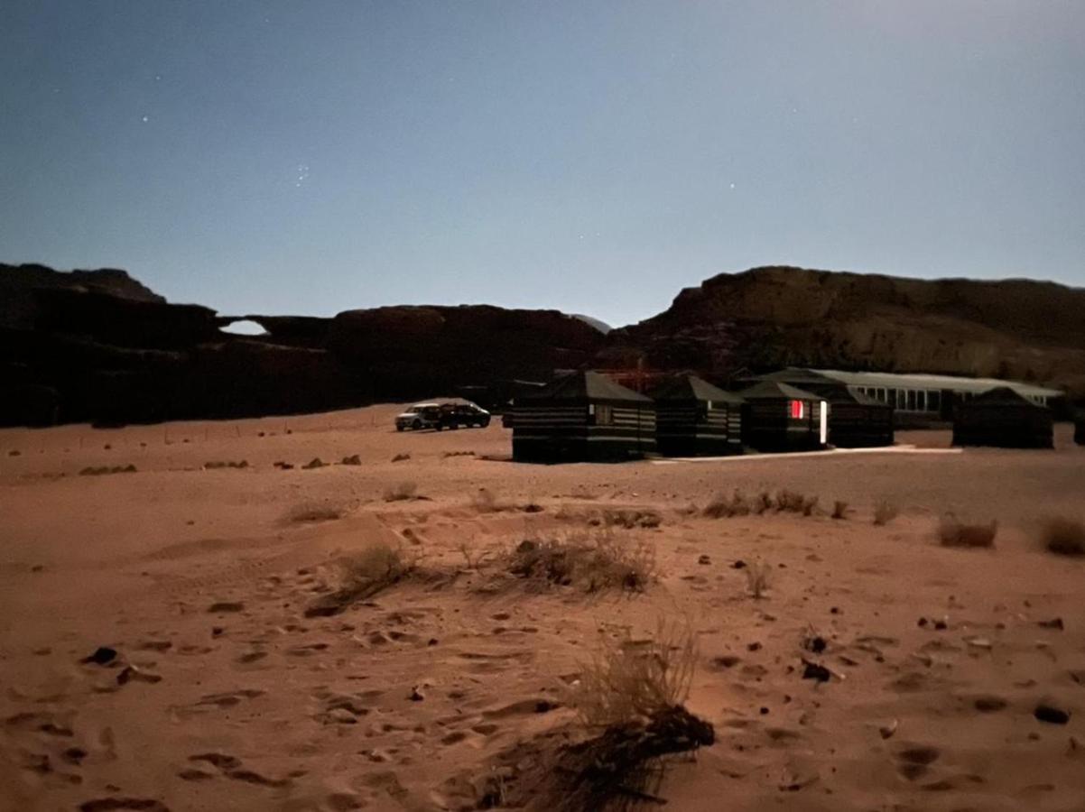 Black Irish Camp And Tours Hotel Wadi Rum Exterior photo