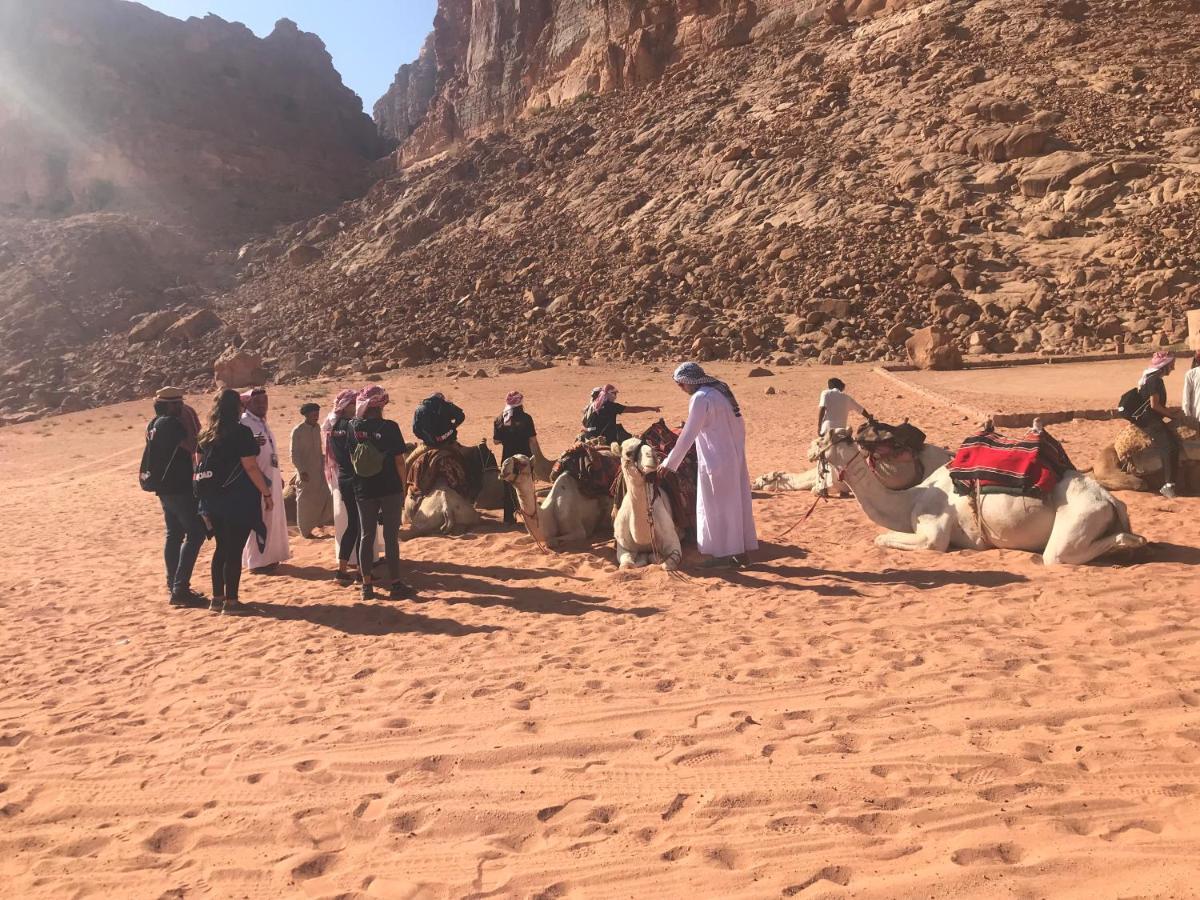 Black Irish Camp And Tours Hotel Wadi Rum Exterior photo