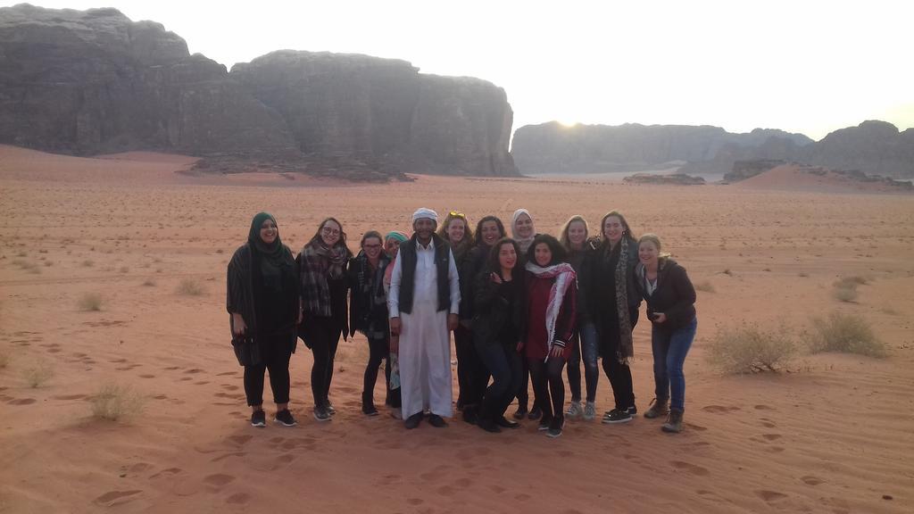 Black Irish Camp And Tours Hotel Wadi Rum Exterior photo