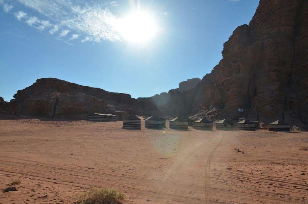 Black Irish Camp And Tours Hotel Wadi Rum Exterior photo