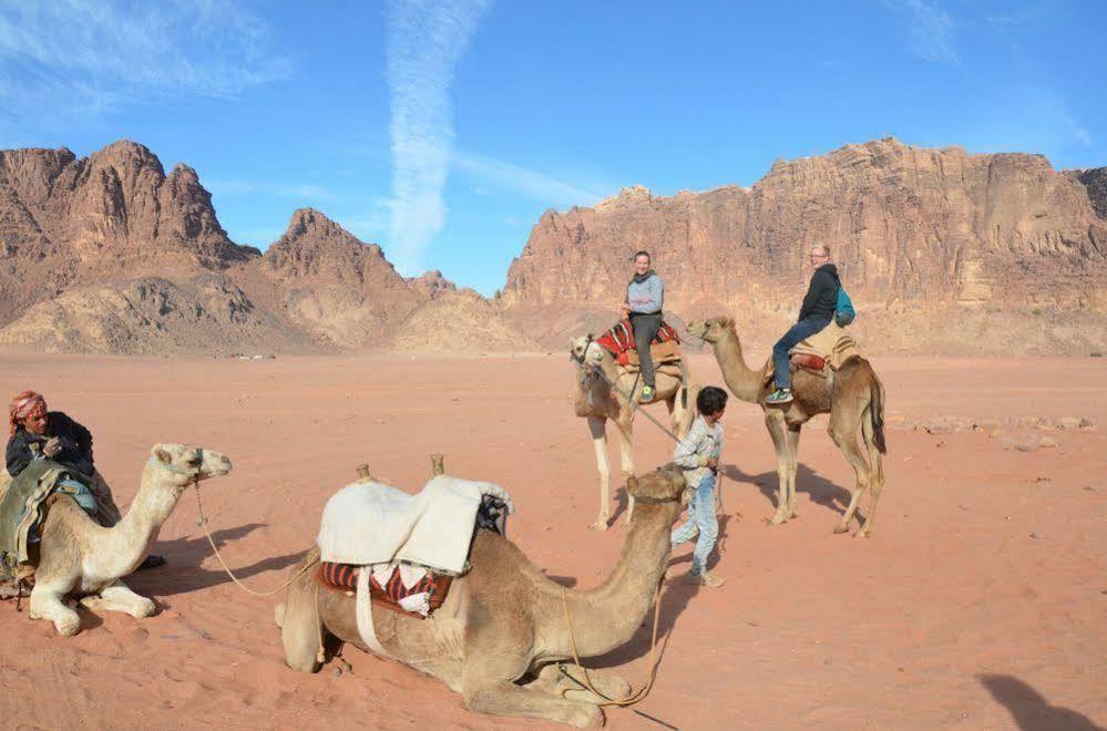 Black Irish Camp And Tours Hotel Wadi Rum Exterior photo