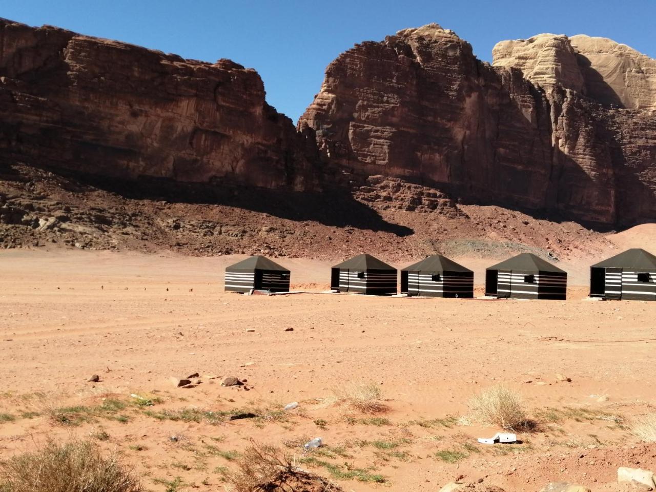 Black Irish Camp And Tours Hotel Wadi Rum Exterior photo